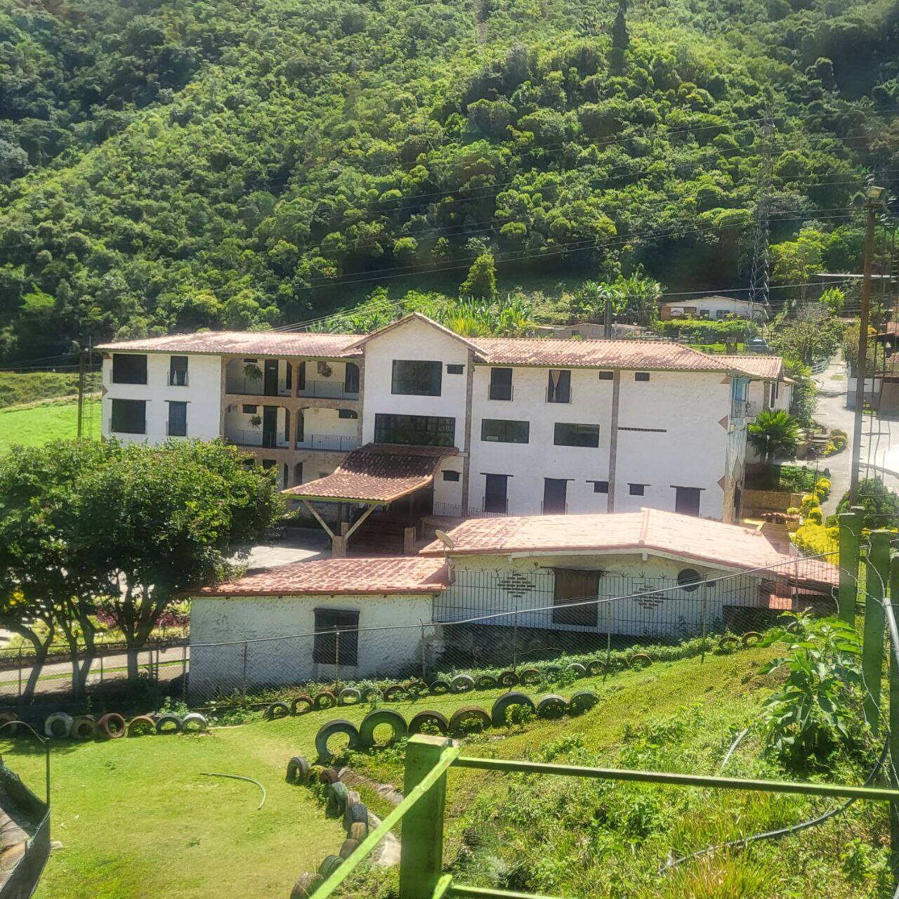 #8563 - HOTEL para Venta en La Puerta - T