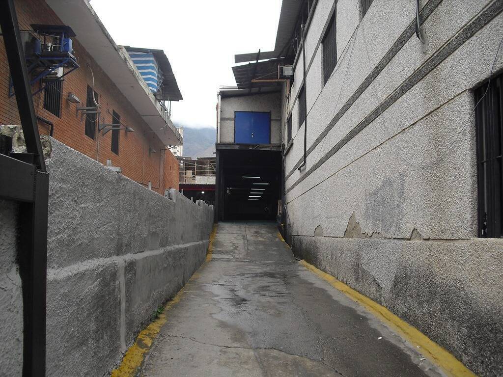 #5195 - EDIFICIO COMERCIAL para Venta en Caracas - A