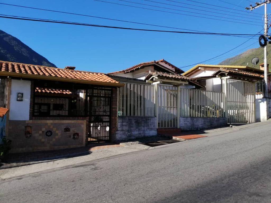 #4962 - CASA para Venta en Santo Domingo - L