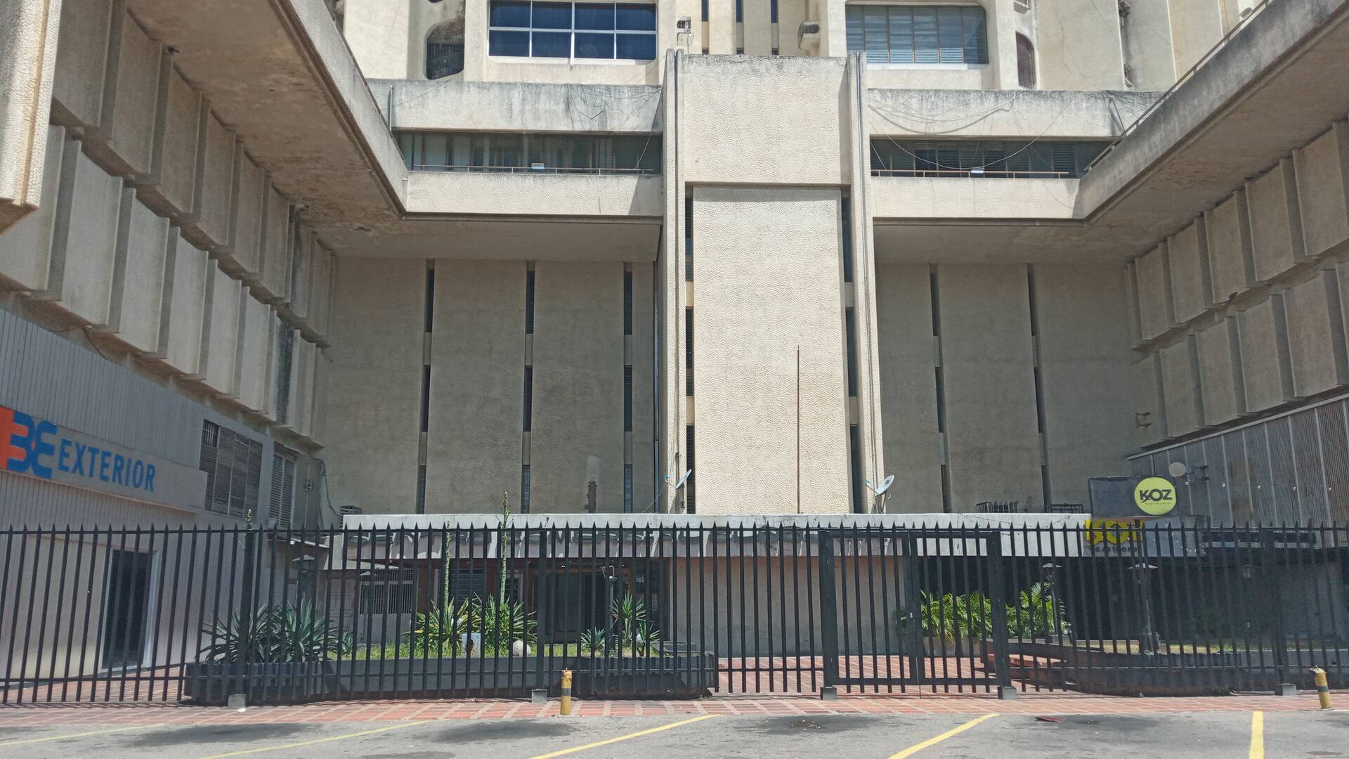 EDIFICIO CENTRO COMERCIAL CLODOMIRA