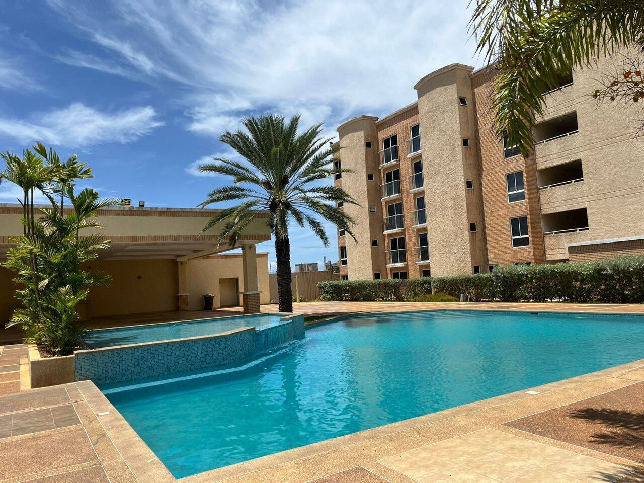 #6333 - APARTAMENTO para Alquiler en Porlamar - O