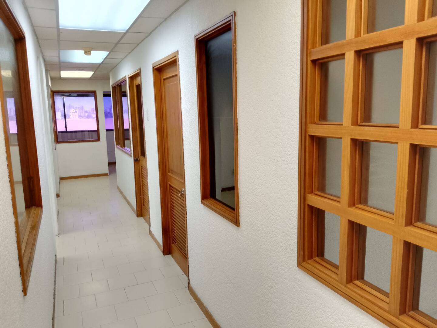 #6425 - EDIFICIO COMERCIAL para Alquiler en Maracaibo - V