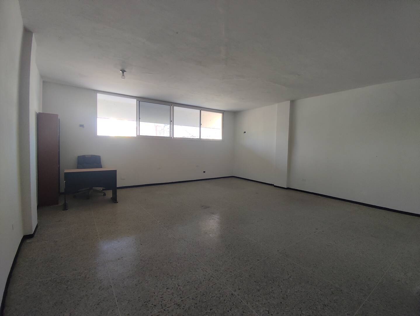 #6791 - OFICINA para Alquiler en Maracaibo - V