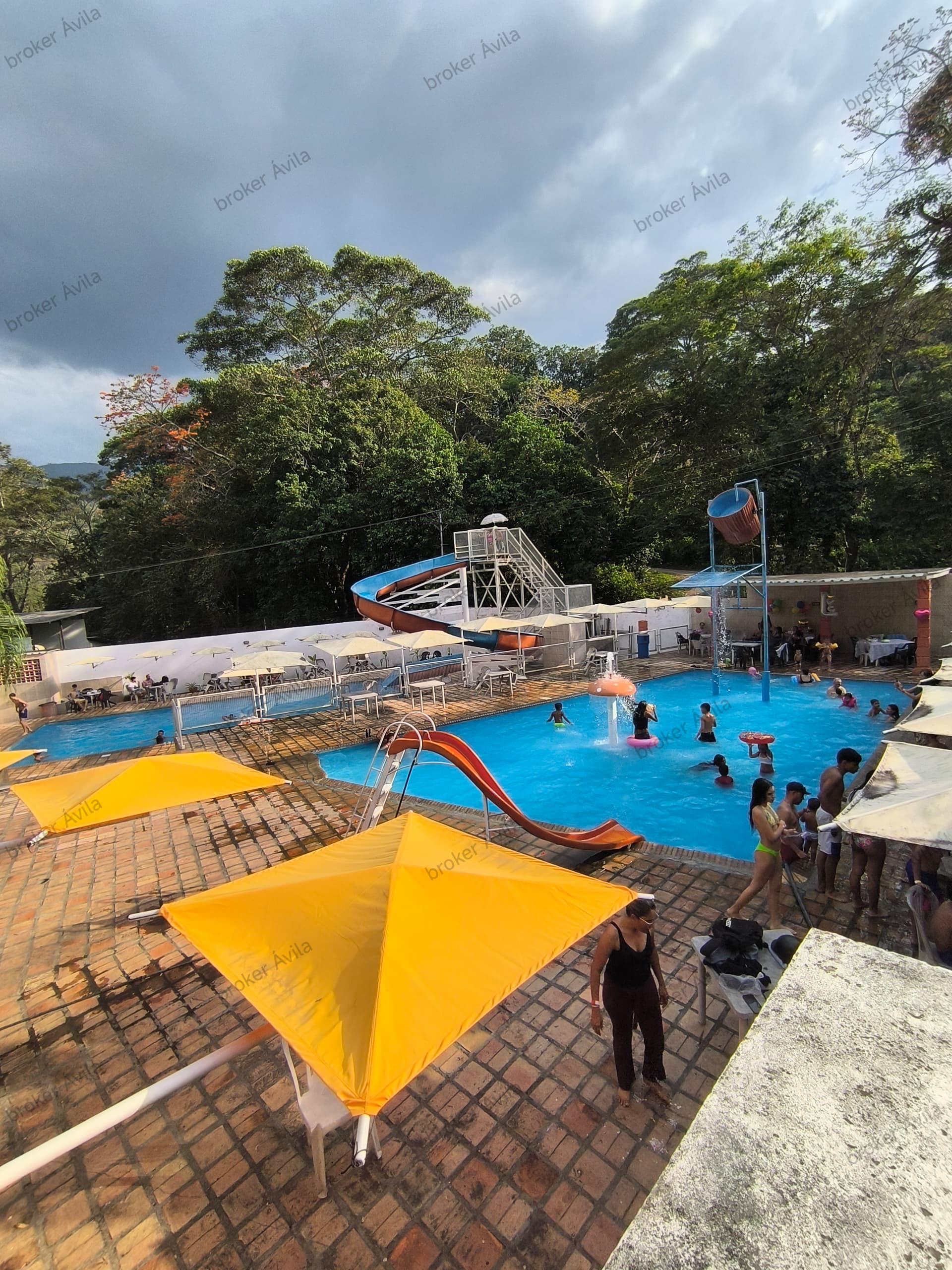 #7338 - COMPLEJO RECREACIONAL para Venta en Trujillo - T