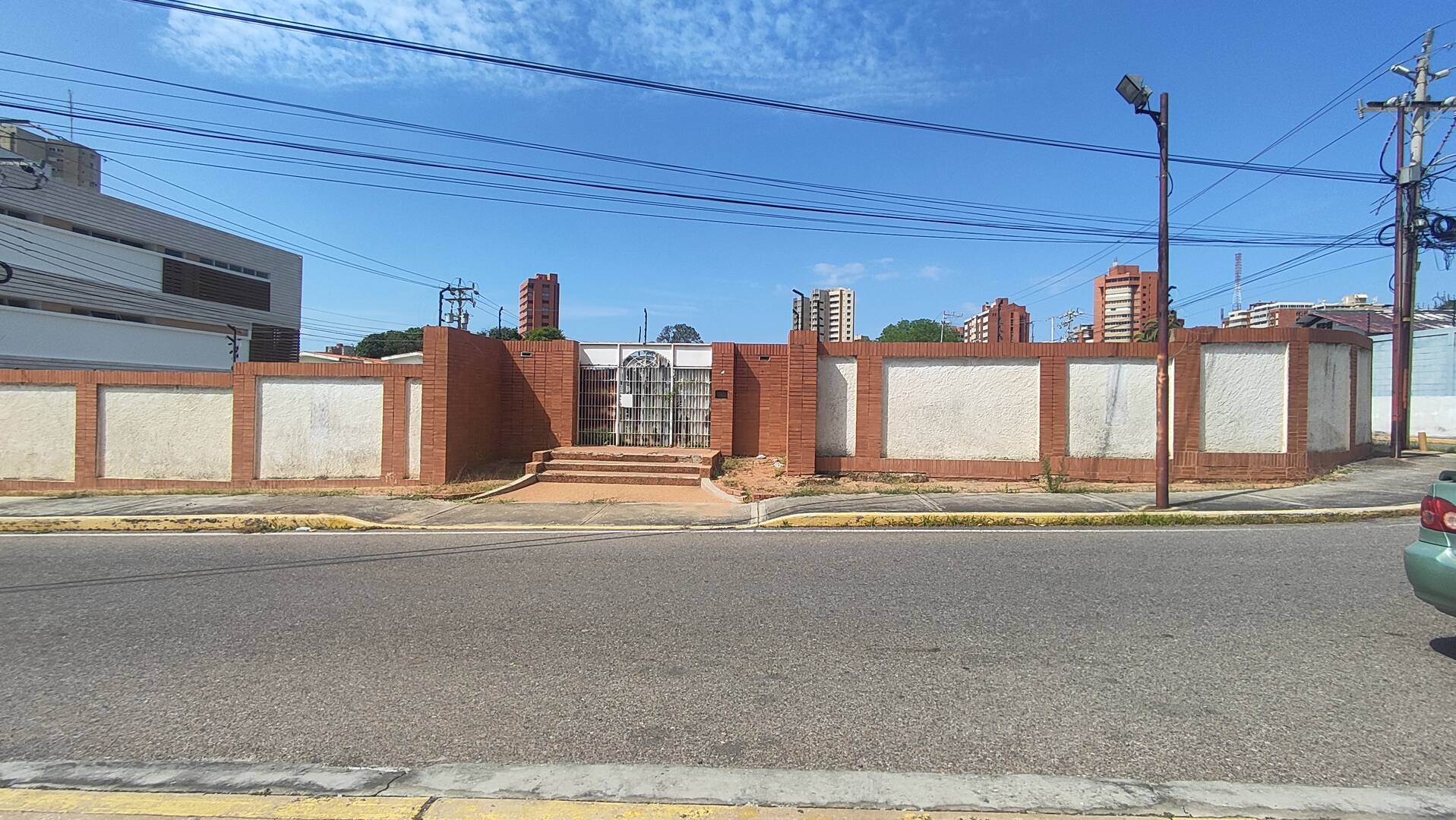 #7445 - TERRENO para Venta en Maracaibo - V
