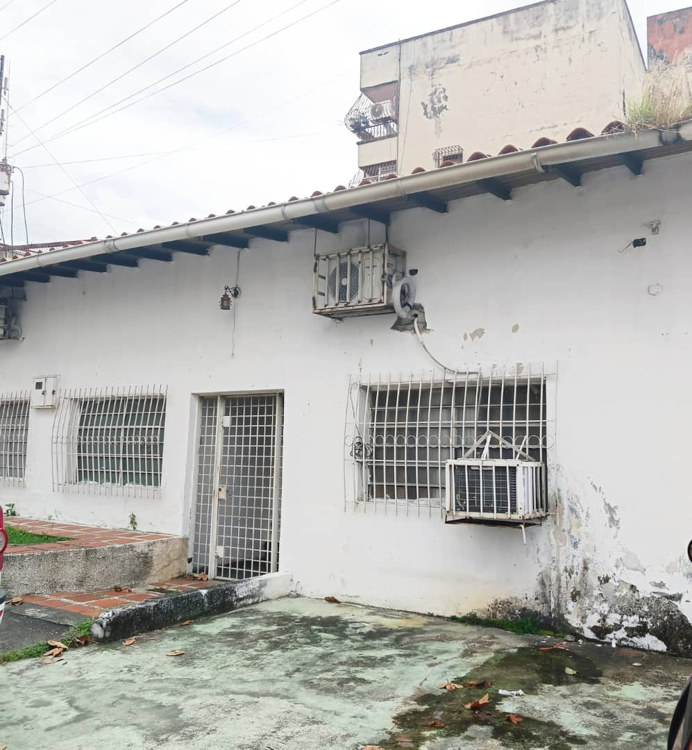 #7621 - CASA para Venta en Acarigua - P