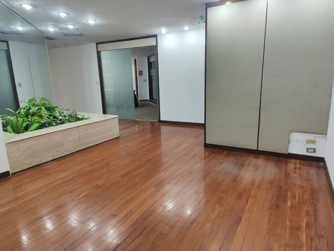 #77010 - OFICINA para Alquiler en Maracaibo - V