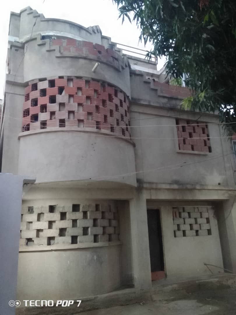 #7743 - CASA para Venta en La Guaira - X