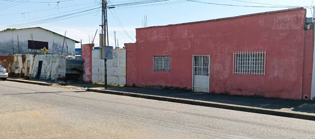 #7856 - TERRENO para Venta en Acarigua - P