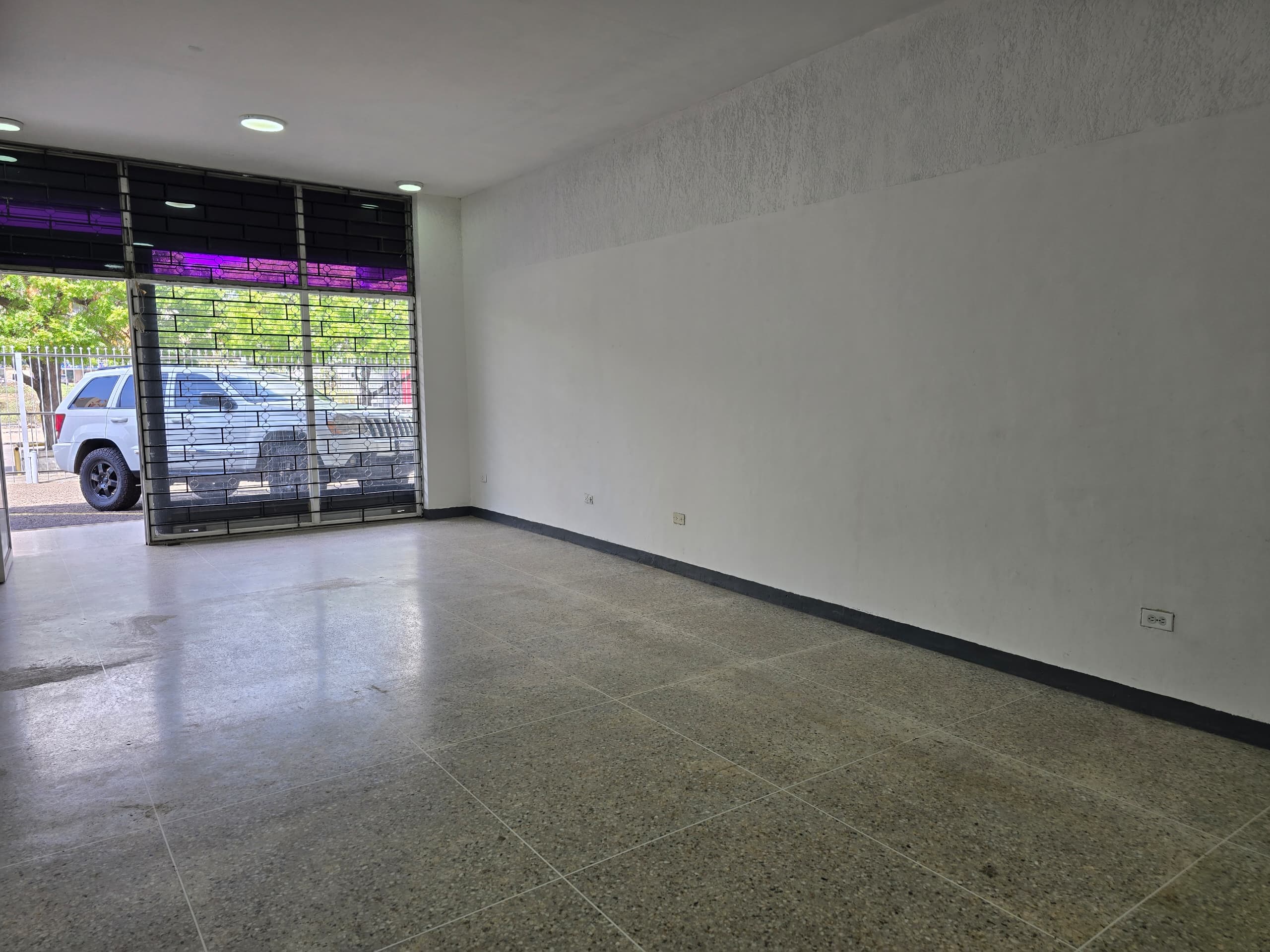 #8124 - LOCAL COMERCIAL para Alquiler en Maracaibo - V