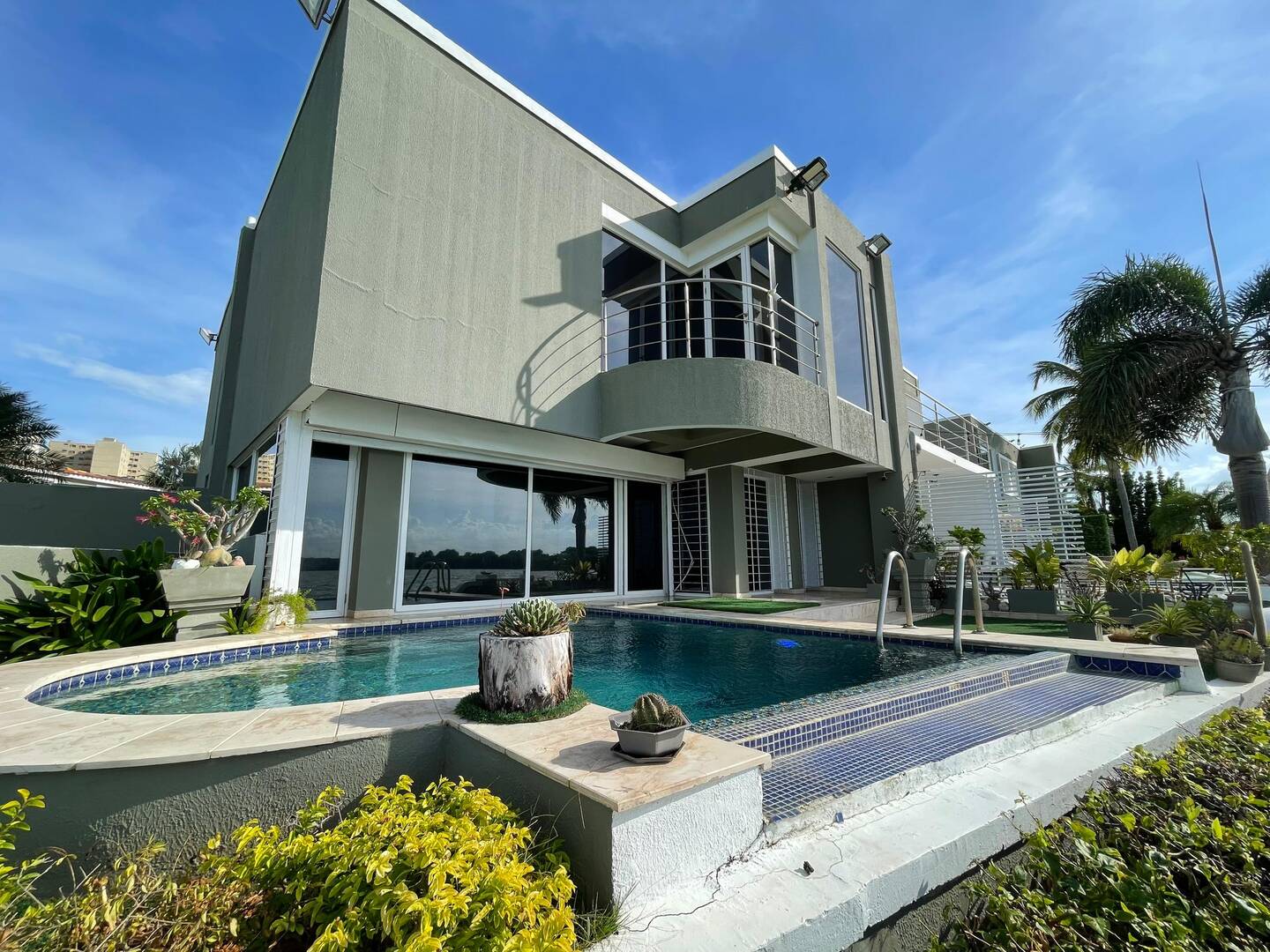 #8144 - CONJUNTO CERRADO para Venta en Maracaibo - V