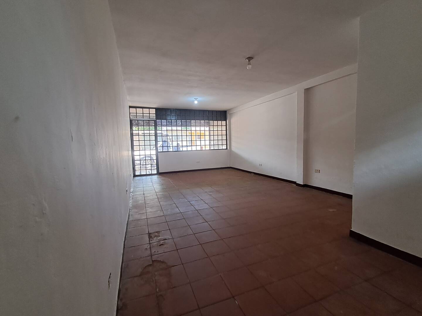 #0910 - LOCAL COMERCIAL para Alquiler en Maracaibo - V