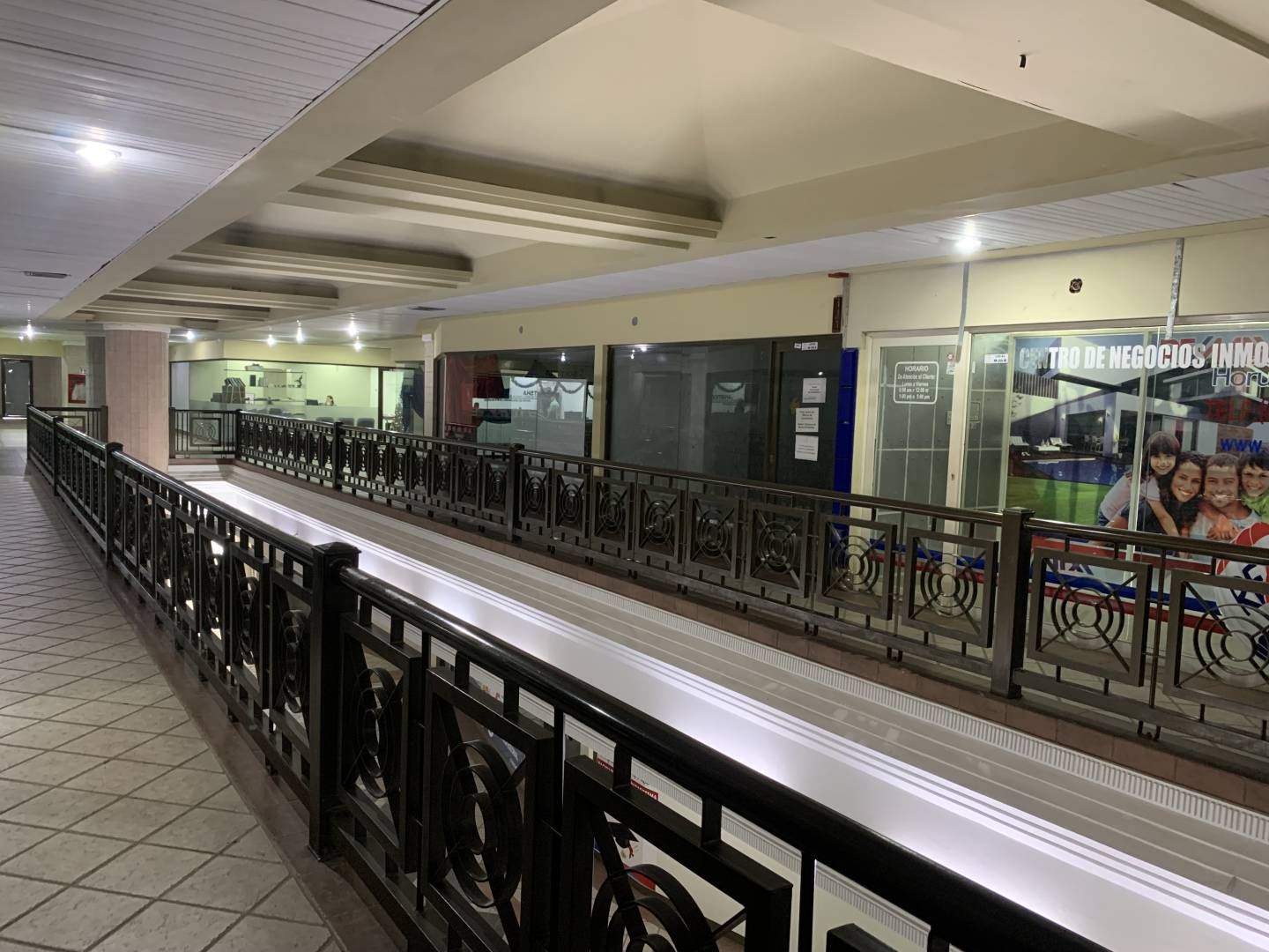 #8339 - LOCAL COMERCIAL para Venta en Maracaibo - V