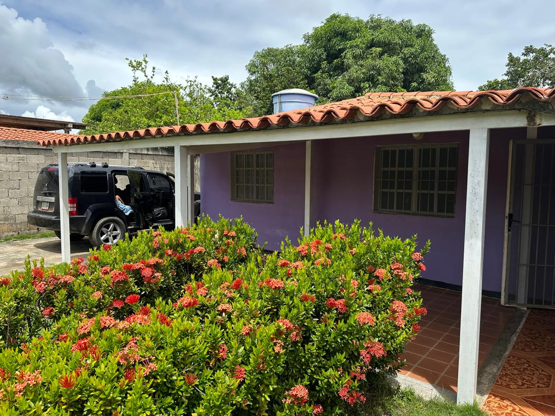 #8386 - CASA para Venta en Higuerote - M