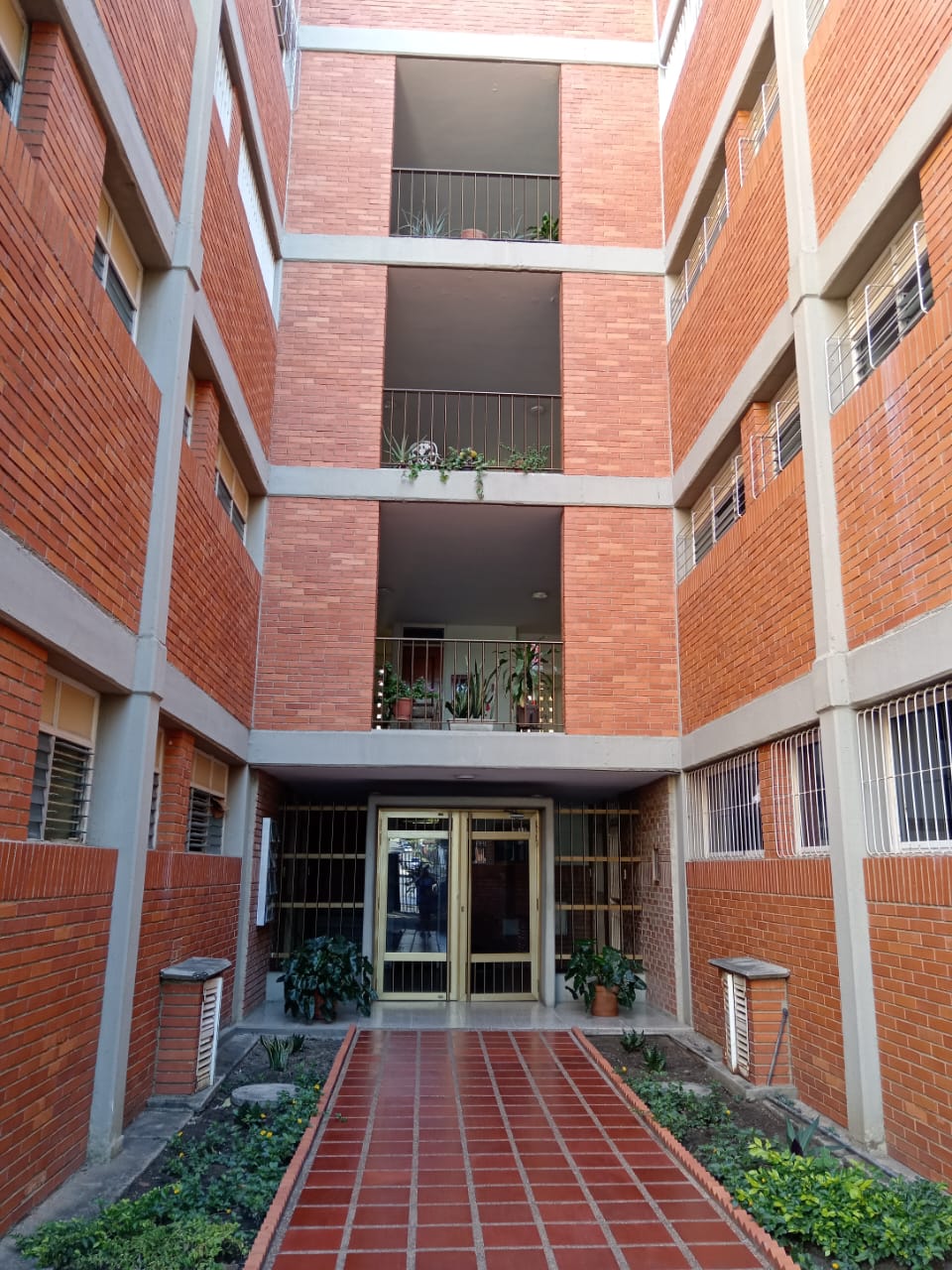 Entrada principal al edificio