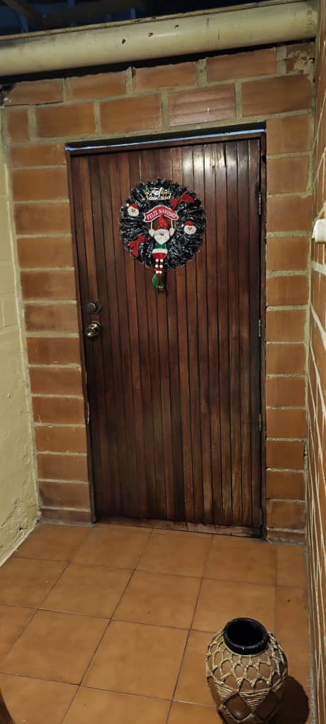 #8387 - CASA para Venta en Caracas - A