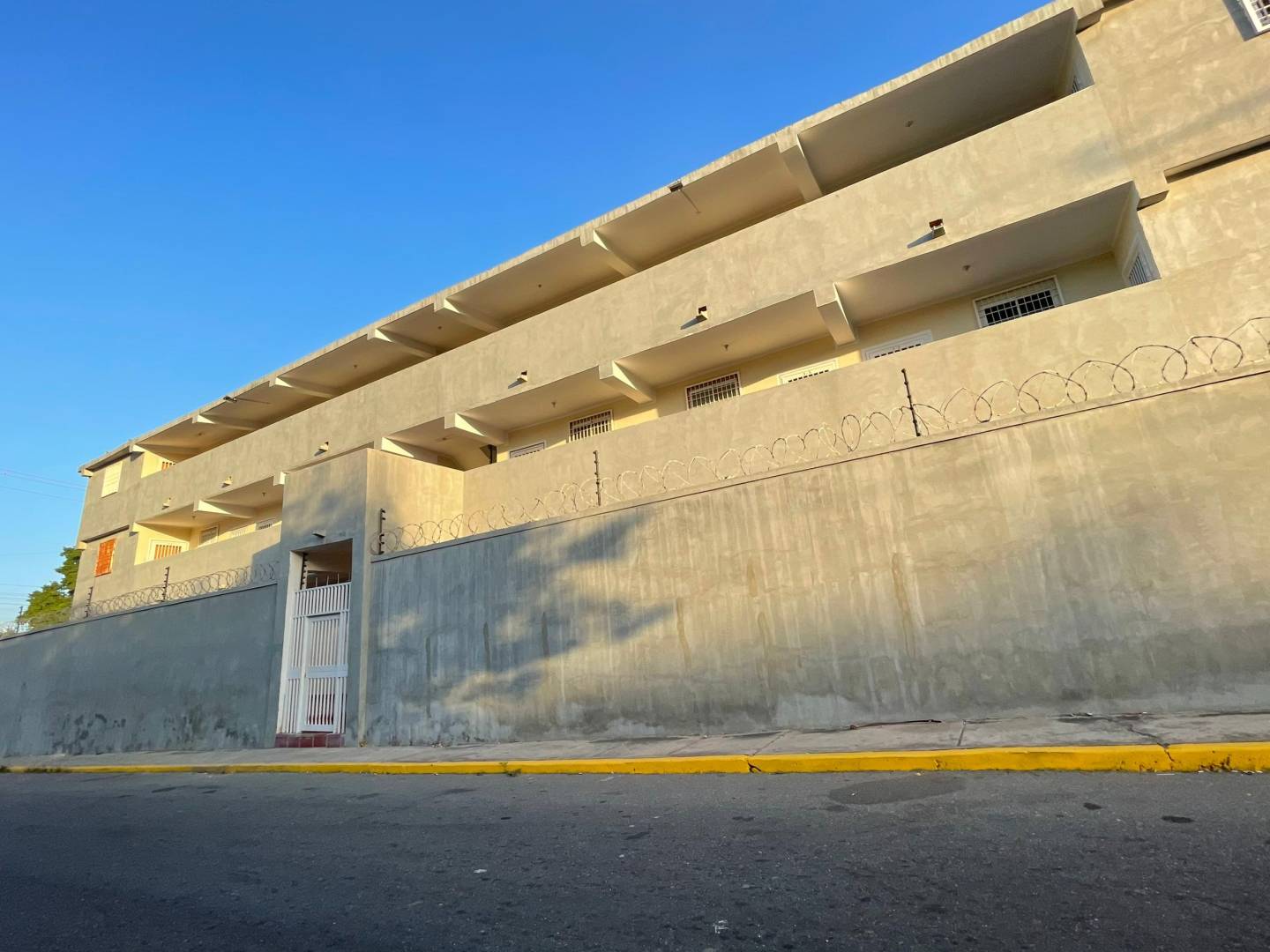 #8525 - APARTAMENTO para Alquiler en Maracaibo - V