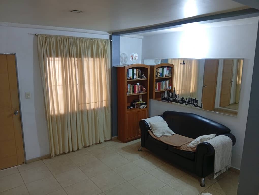 #8608 - CASA para Venta en Maracay - D