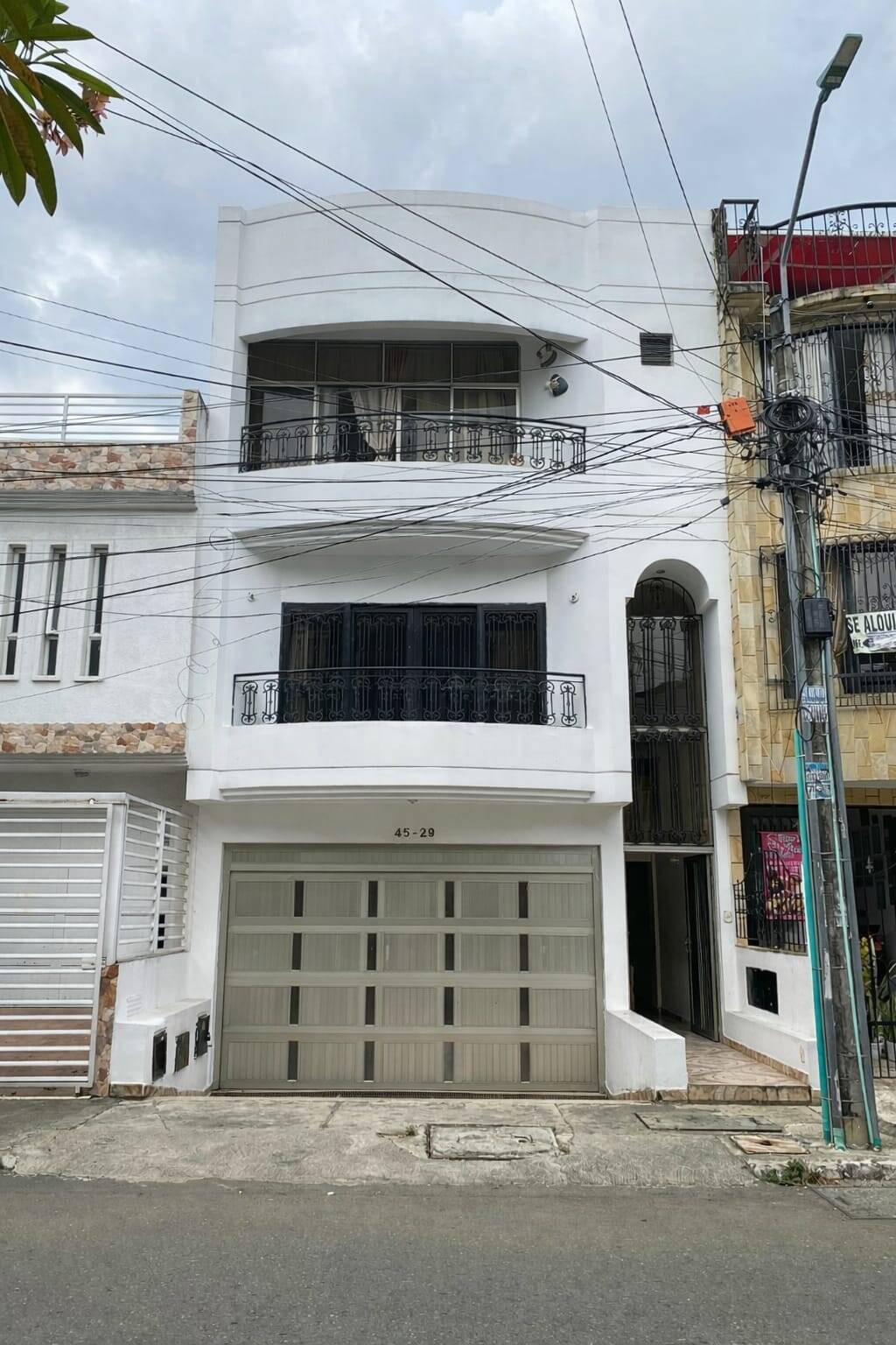 #8735 - CASA para Venta en Cali - VAC