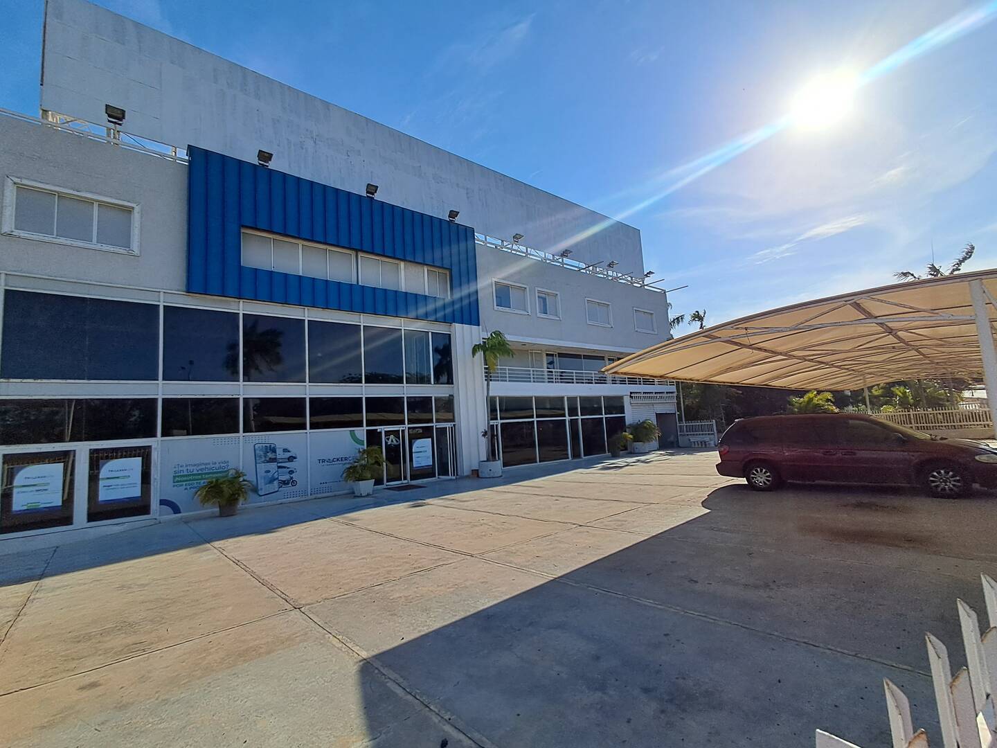 #9036 - EDIFICIO COMERCIAL para Alquiler en Maracaibo - V