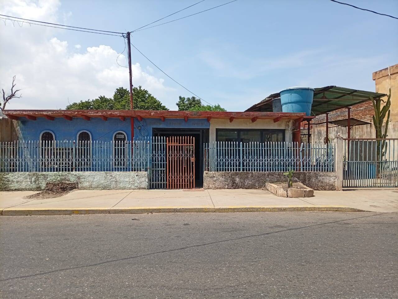#9177 - CASA COMERCIAL para Venta en Maracaibo - V