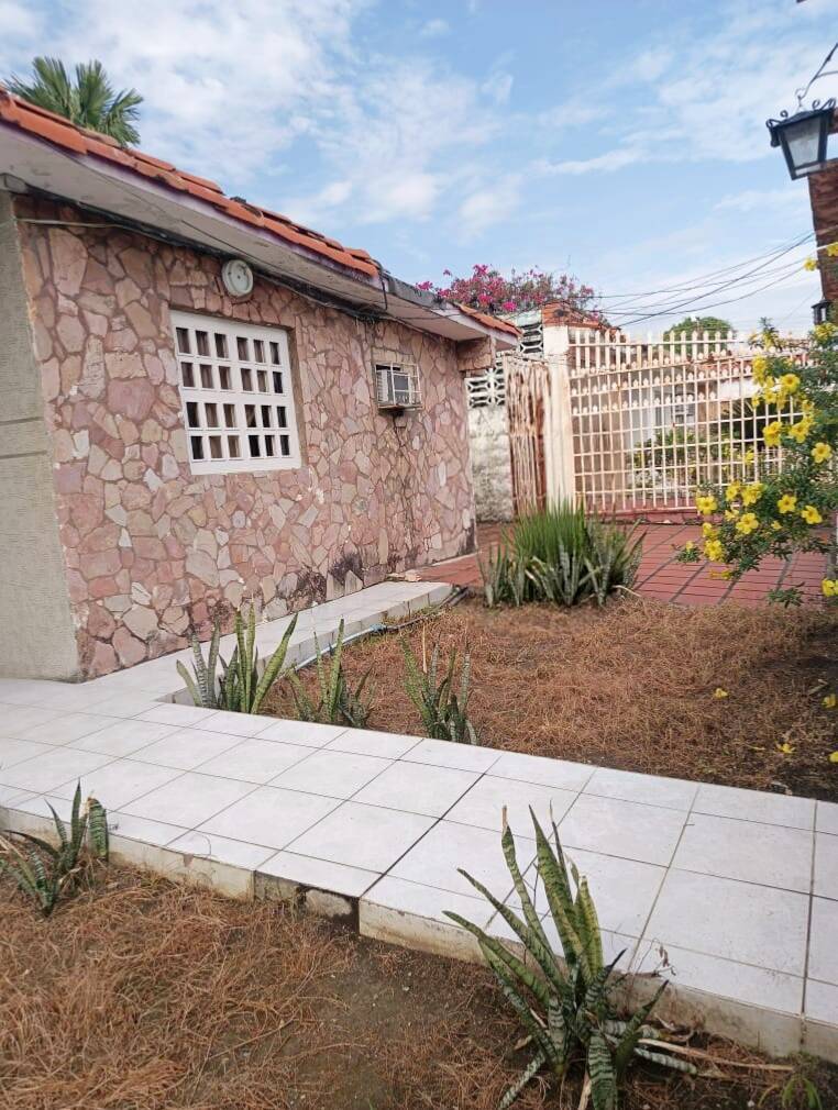 #9431 - CASA para Venta en Acarigua - P
