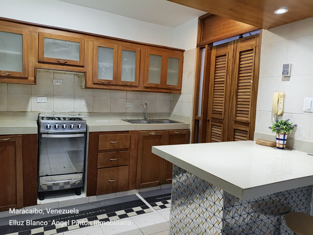 #9427 - APARTAMENTO para Alquiler en Maracaibo - V