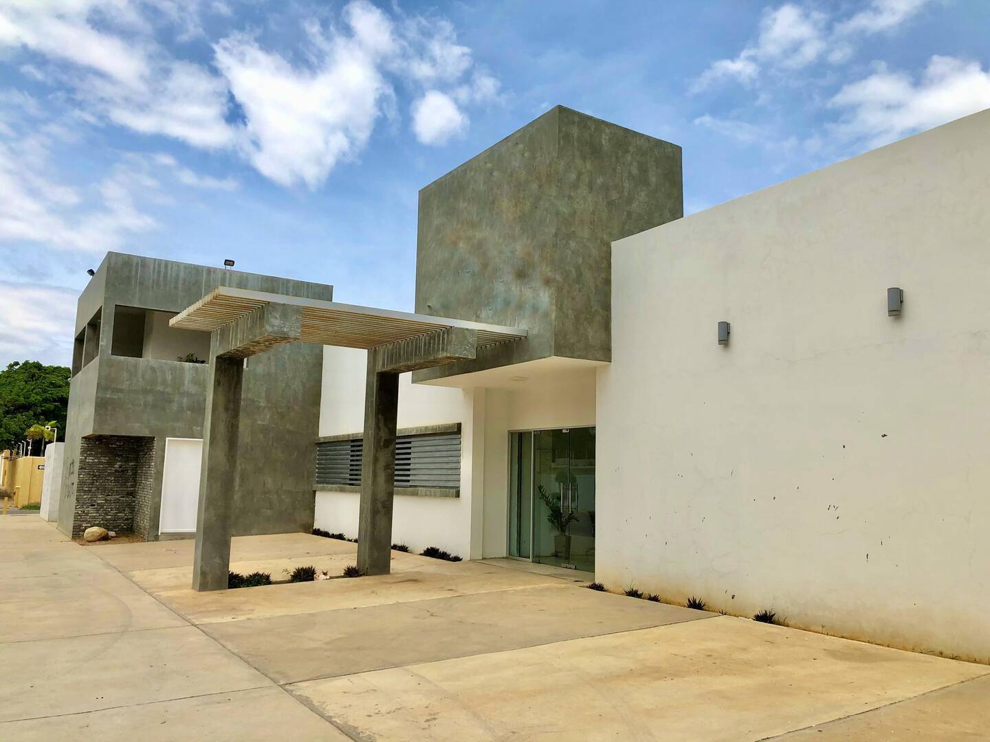 EDIFICIO COMERCIAL ADMINISTRATIVO