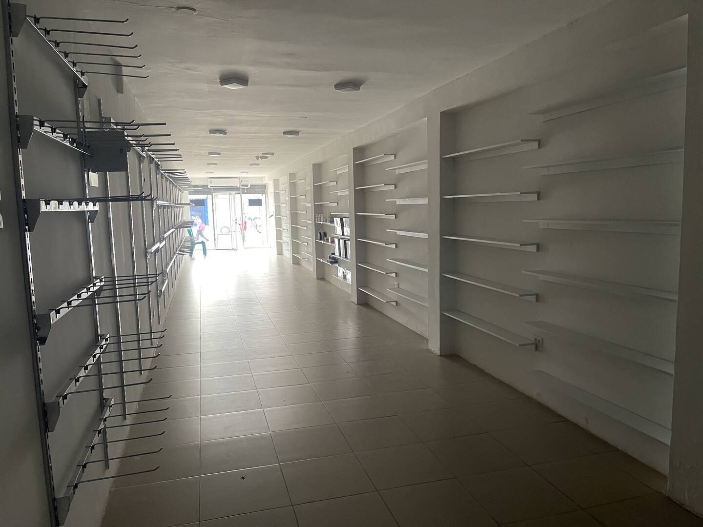 #9796 - LOCAL COMERCIAL para Alquiler en San Francisco - V