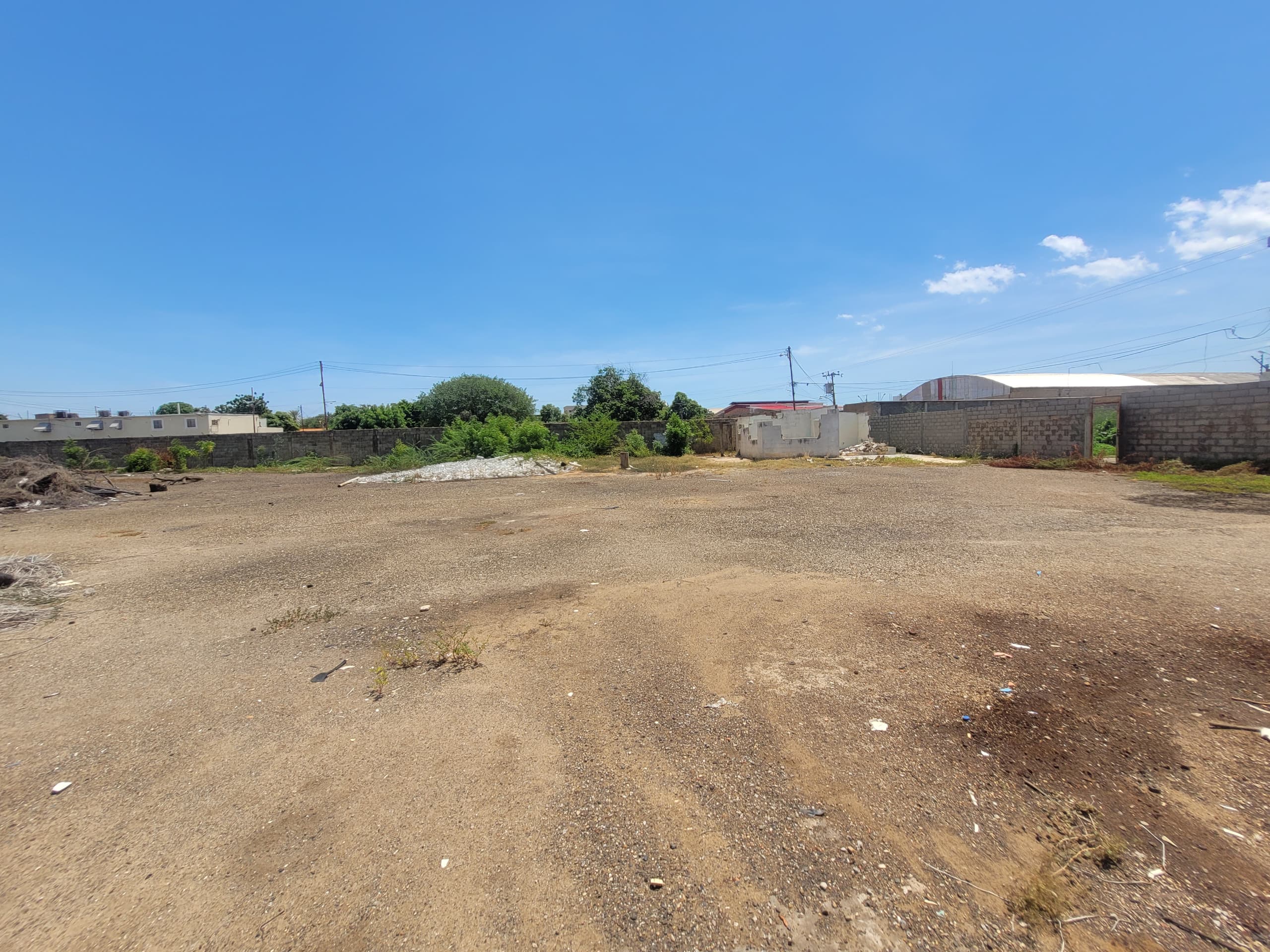 #99790 - TERRENO para Venta en Maracaibo - V