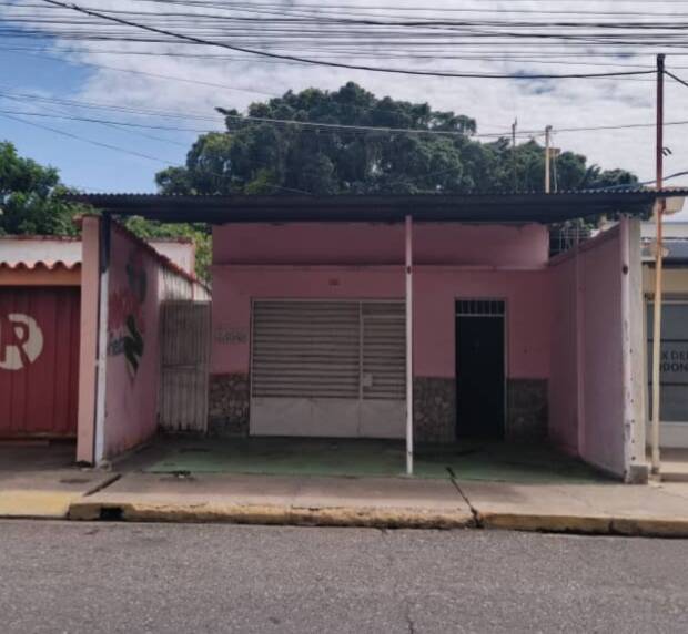 #10260 - CASA COMERCIAL para Venta en Acarigua - P