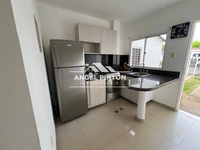 #8018 - CONJUNTO CERRADO para Alquiler en Maracaibo - V - 3