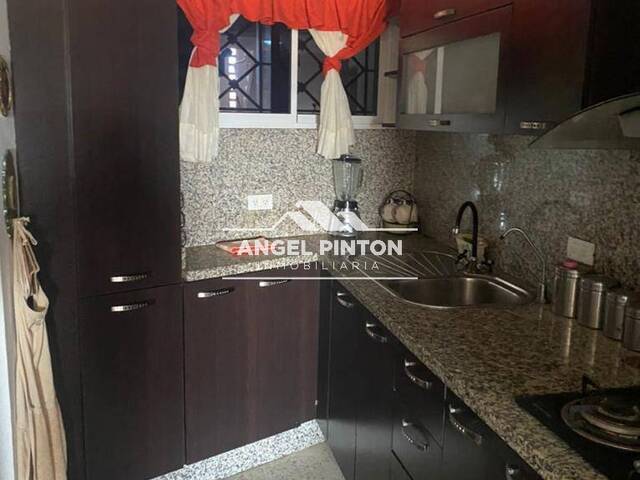 #8181 - HABITACIÓN para Temporada en Maracaibo - V - 1