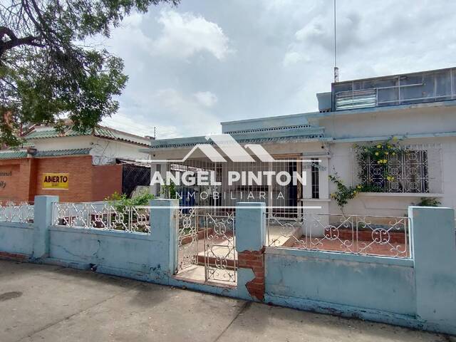 #8323 - CASA COMERCIAL para Venta en Maracaibo - V