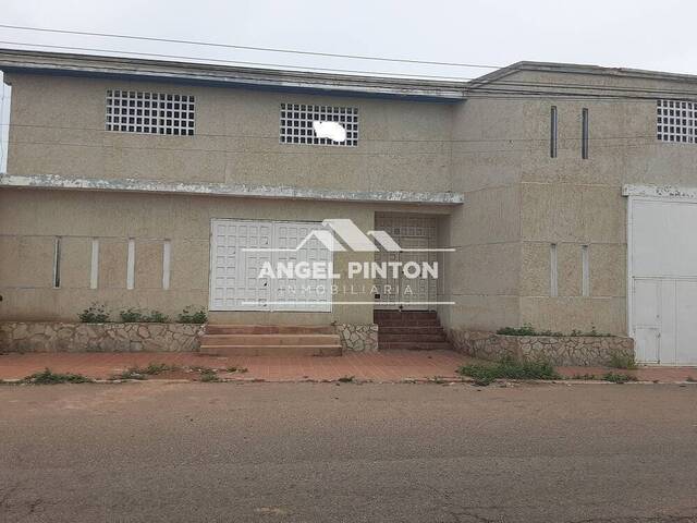 #1401 - EDIFICIO COMERCIAL para Venta en Maracaibo - V