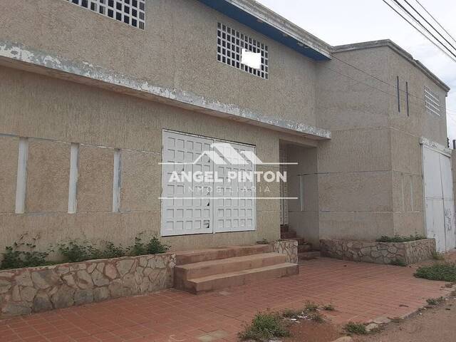 #1401 - EDIFICIO COMERCIAL para Venta en Maracaibo - V