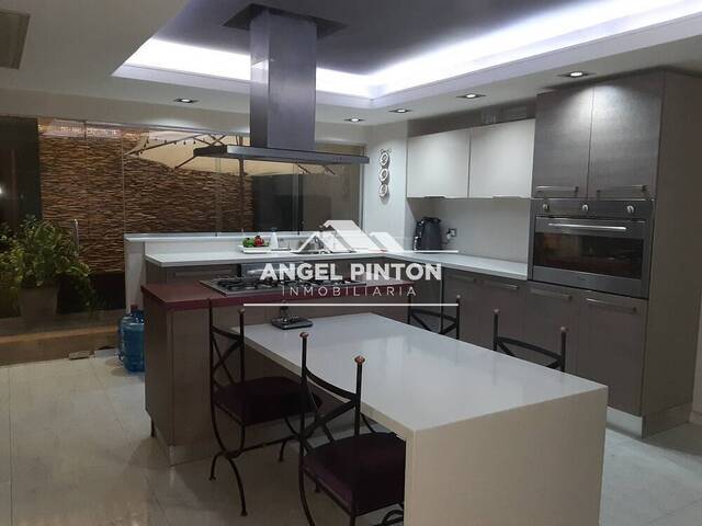 CONJUNTO CERRADO para Venta en Maracaibo - 1