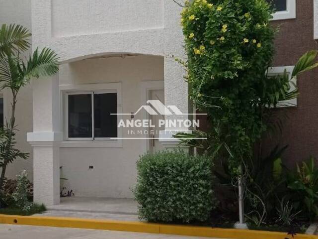 #2064 - CONJUNTO CERRADO para Venta en Ciudad Ojeda - V - 1