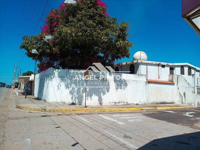 #4033 - CASA COMERCIAL para Venta en Maracaibo - V