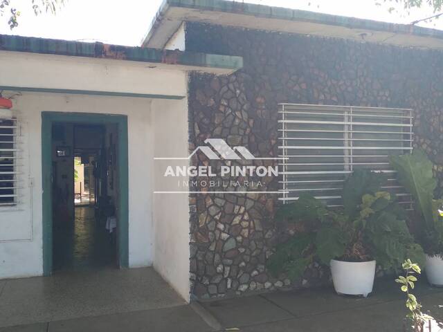 #4983 - CASA COMERCIAL para Venta en Cabimas - V - 1