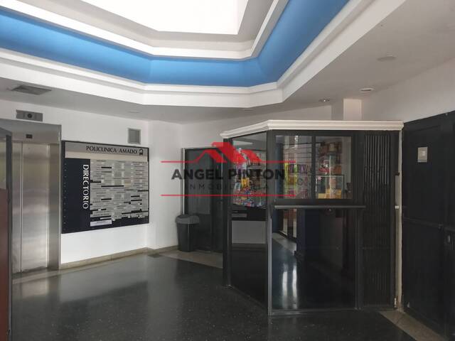 VENTA CONSULTORIO LOCAL CLINICA AMADO MARACAIBO API 4139