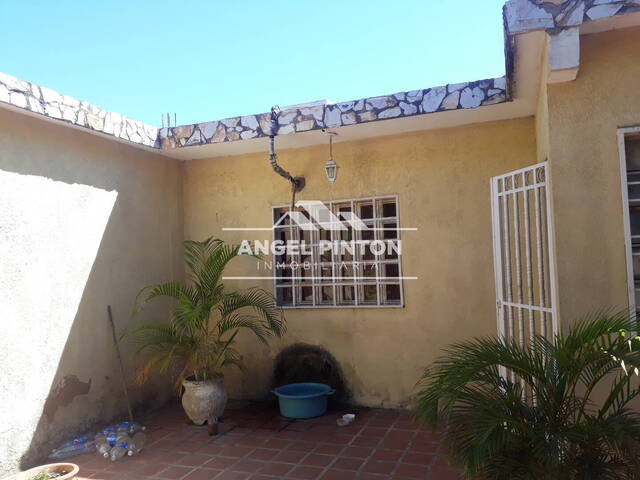 #4327 - CASA para Venta en Maracaibo - V - 3