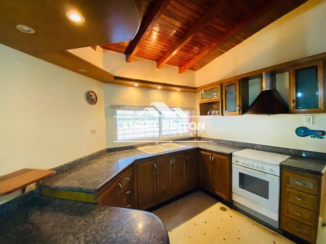 #4336 - CASA para Venta en Maracaibo - V - 2