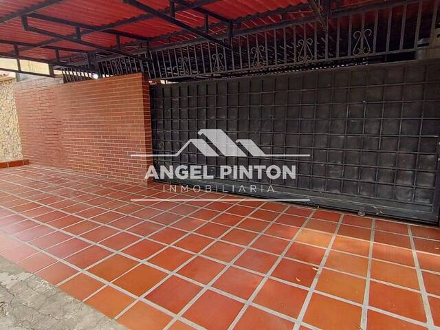 #4598 - CONJUNTO CERRADO para Venta en Maracaibo - V