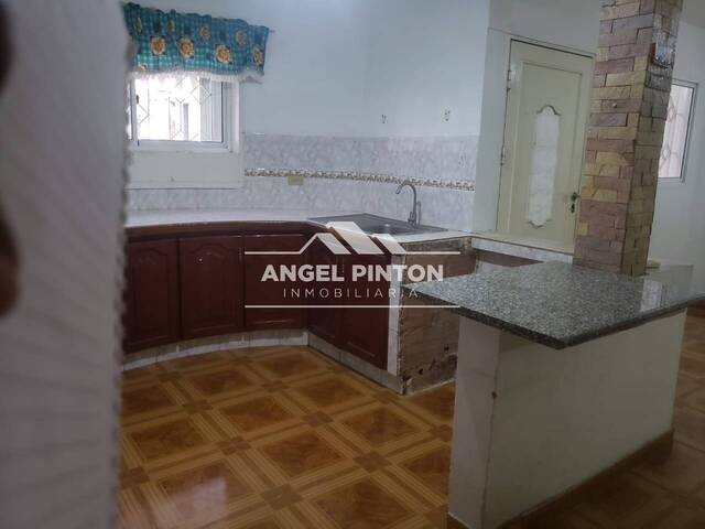 #4561 - CONJUNTO CERRADO para Venta en Maracaibo - V - 3