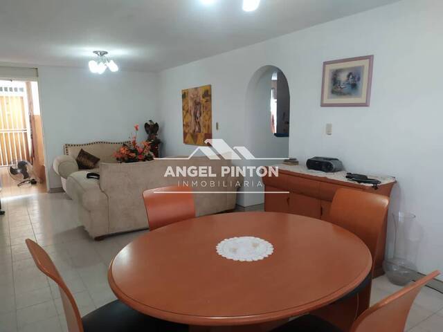 #4574 - APARTAMENTO para Venta en Barquisimeto - K - 2