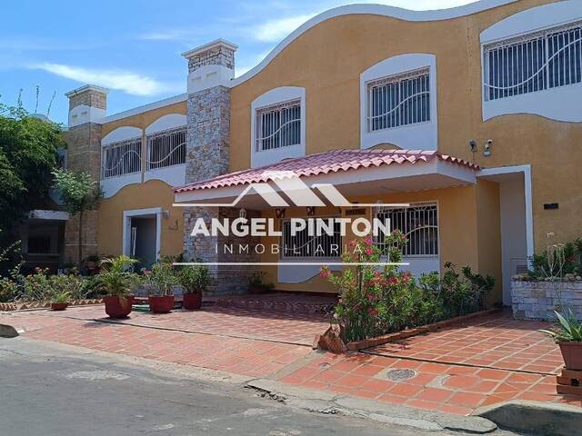 #8888 - CONJUNTO CERRADO para Venta en Maracaibo - V - 1