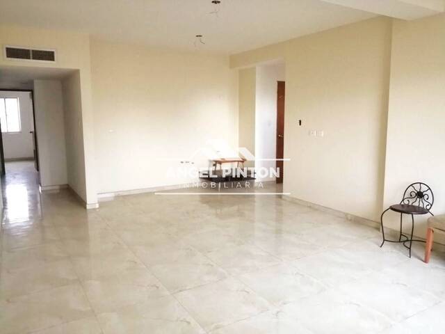 #7058 - APARTAMENTO para Venta en Maracaibo - V