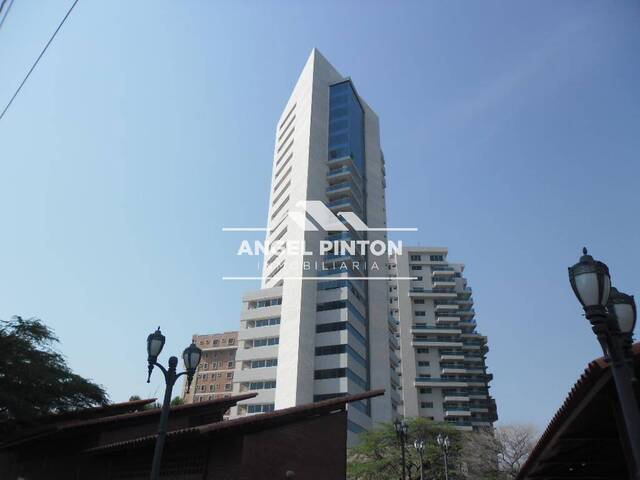 EDIFICIO PUNTA AZUL