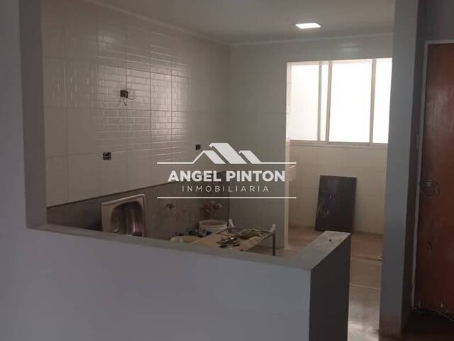 #9820 - APARTAMENTO para Alquiler en Caracas - A